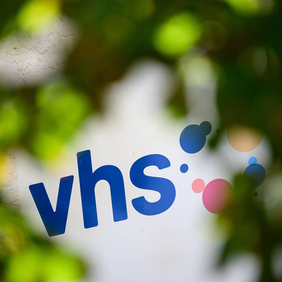 Ein Leben lang lernen: Volkshochschule lehrt Spanisch für den Urlaub