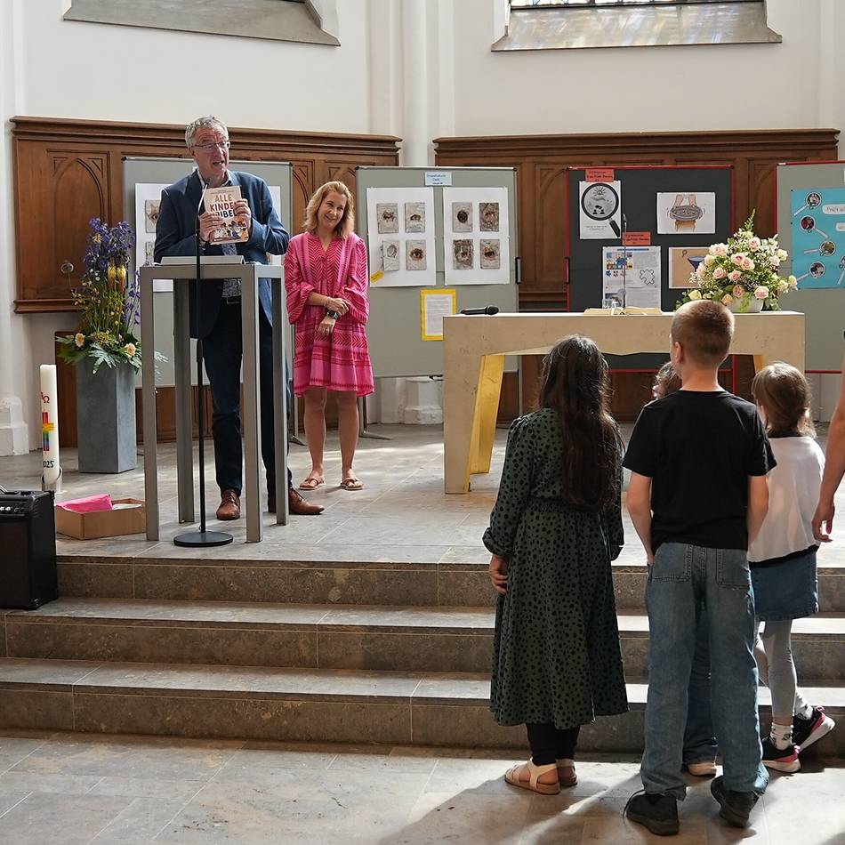 Siegerehrung nach Wettbewerb in Moers: Schon Apostel Paulus warnte vor Fake News