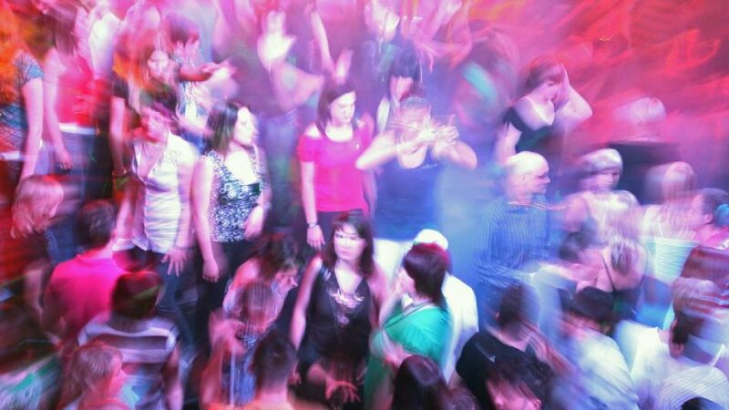 Am Freitag in Moers: Beats und Drinks zum Wochenende – Kastellplatz wird zur Partyzone