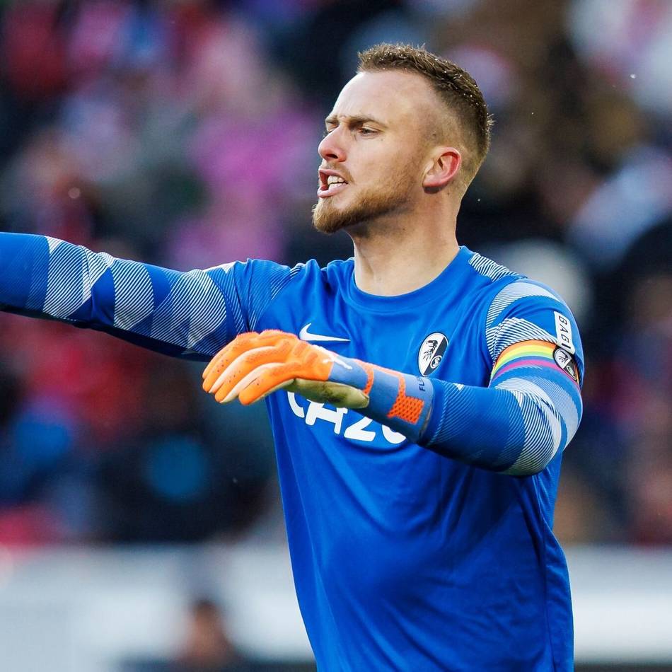 Neuer Keeper für Bayer 04: Ex-Freiburger Flekken kommt vom FC Brentford