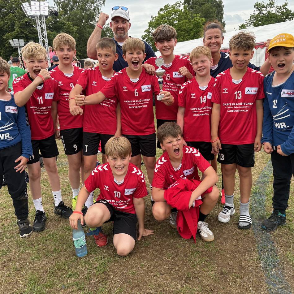 Sportvereine in Radevormwald: HSG zeigt Teamgeist beim Turnier in Ibbenbüren