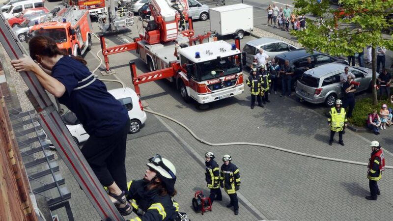 Offene Tür am 14. Juni an der Laubacher Straße: Was macht ein feuerspuckender Drache bei der Feuerwehr?