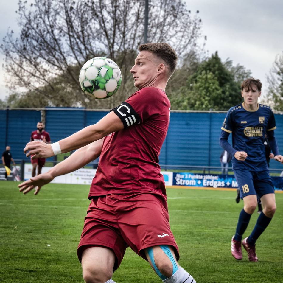 Transfers in der Fußball-Oberliga: Kapitän Lippold verlässt 1. FC Monheim, Klefisch kehrt zurück