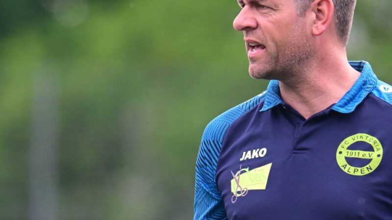 Marcel Blaschkowitz räumt seinen Stuhl: Co-Trainer Tobias Schmitz rückt in Alpen zum Chefcoach auf