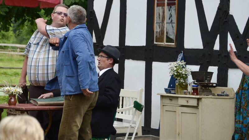Freilichtmuseum in Lindlar: Humoriges Mundarttheater vor echt bergischer Kulisse