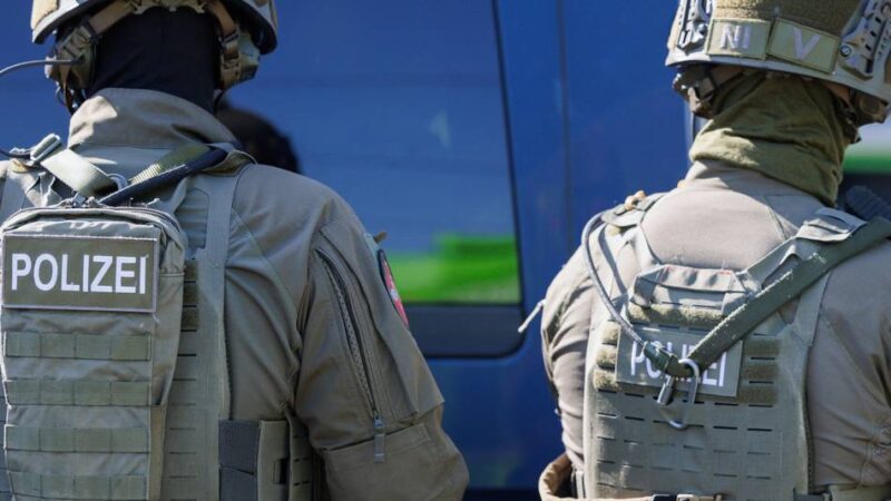 Hückeswagener unter den Festgenommen: SEK-Einsatz im Drogen- und Rocker-Milieu