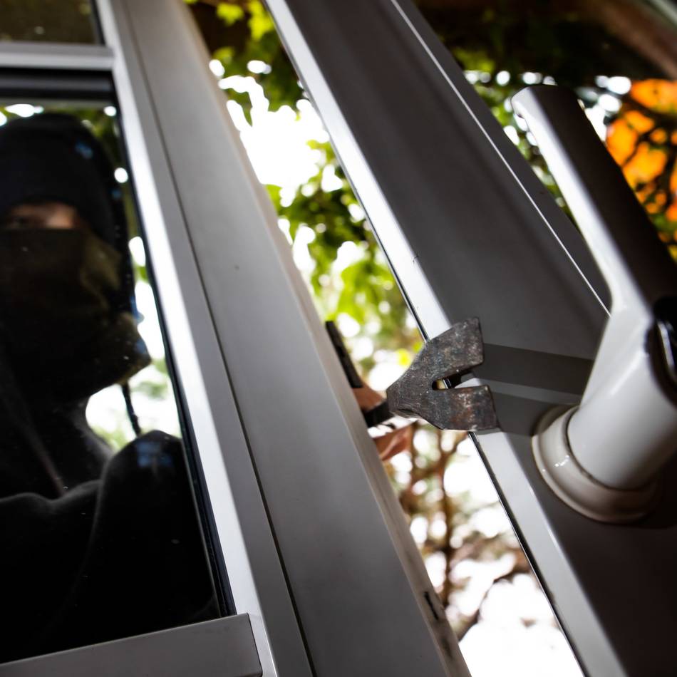 Einbrüche in Korschenbroich: Polizei fahndet nach Einbrechern und sucht Zeugen