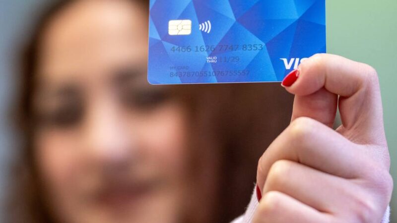 Pläne werden konkret: Bezahlkarte für Geflüchtete soll im Herbst in Kleve kommen