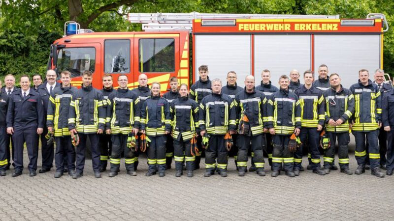 Wehrleute beenden Grundausbildung bei Erkelenzer Feuerwehr: Von der Brandbekämpfung bis zur technischen Hilfeleistung
