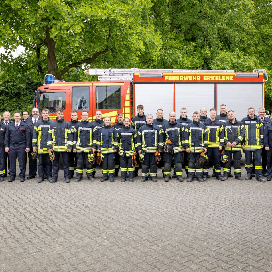 Wehrleute beenden Grundausbildung bei Erkelenzer Feuerwehr: Von der Brandbekämpfung bis zur technischen Hilfeleistung