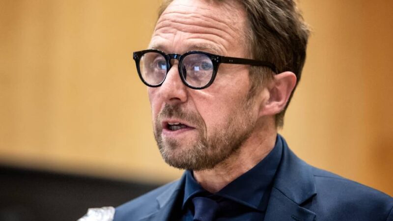 Politischer Eklat in Leverkusen: Oberbürgermeister will Nebeneinkünfte zurückzahlen