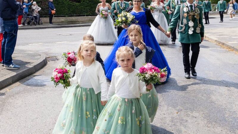 Mit vielen Gästen: Lövenich feiert Bezirksschützenfest