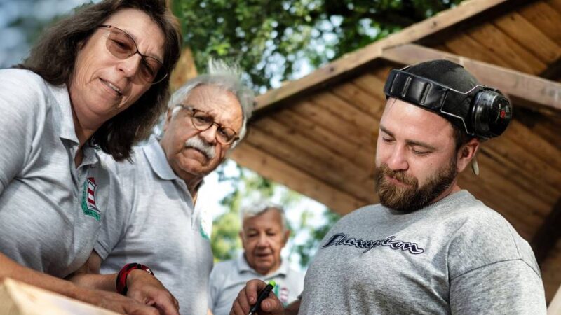 In Langenfeld: Erste Schutzhütte am Wiescheider Treff nach 35 Jahren saniert