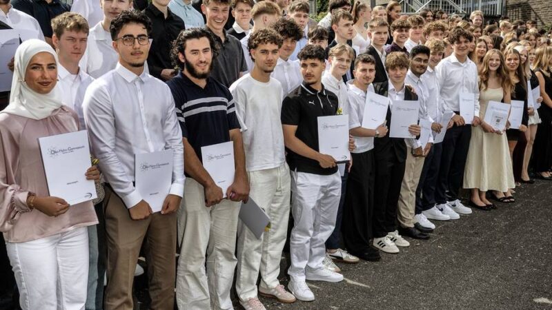 Monheim: Feierliche Abi-Entlassfeier am Otto-Hahn-Gymnasium