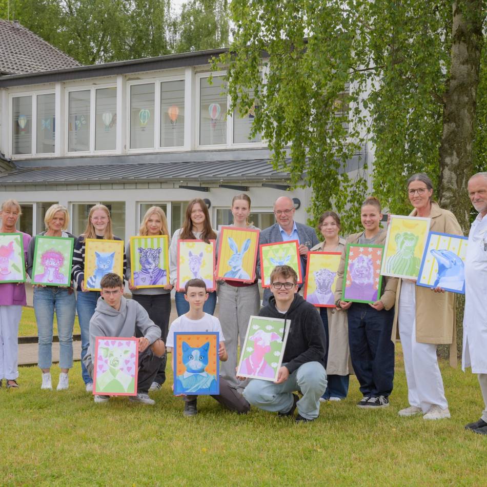 Projekt von Zehntklässlern: „Tierische Typen“ verschönern nun die Klever Kinderklinik