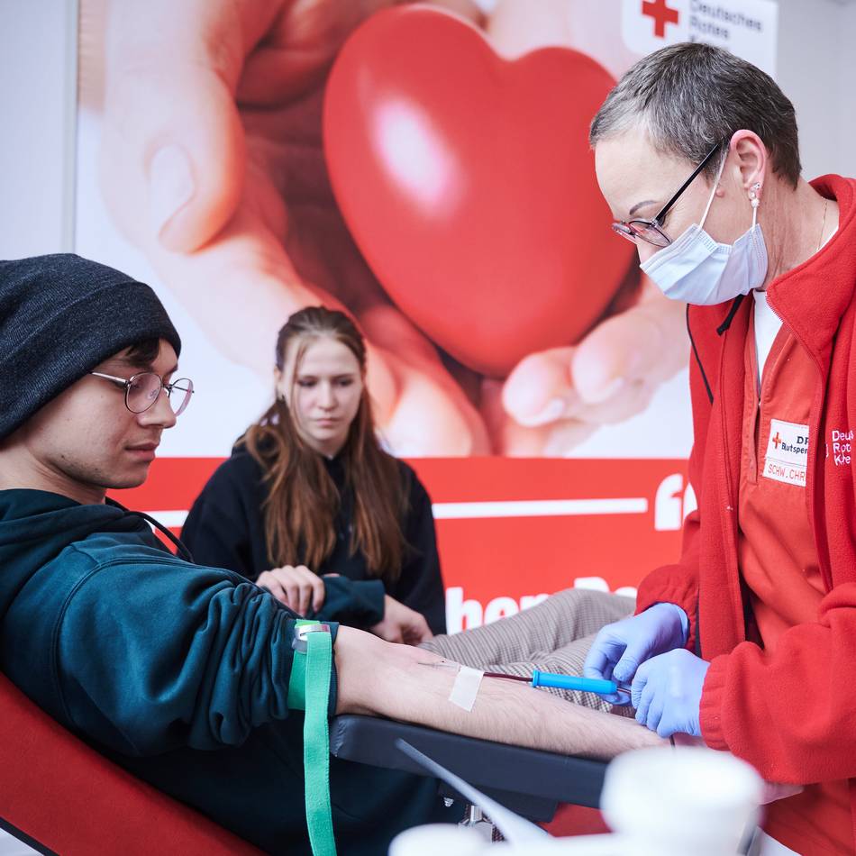 Blut spenden in Ratingen: DRK sucht Blutspender