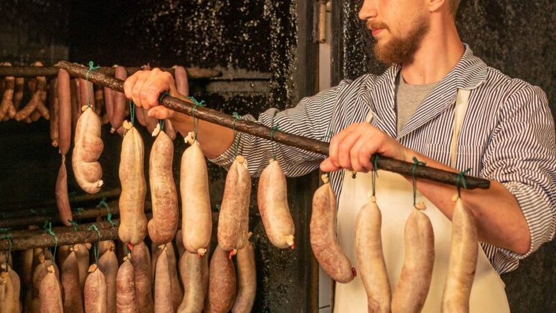 Neues Angebot für Auszubildende: Eine Klasse für Fleischer am Berufskolleg
in Geldern