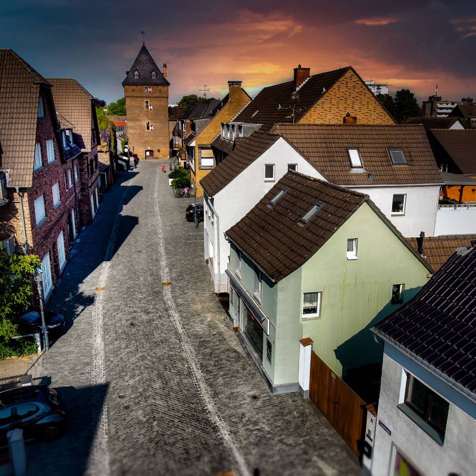 Altstadtmodernisierung: Umgestaltete Turmstraße in Monheimer Altstadt fertiggestellt