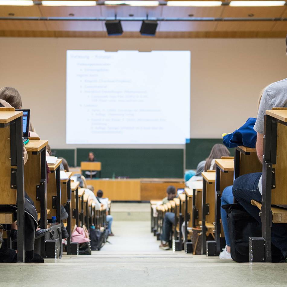 Ausländische Fachkräfte werden wichtiger: Sinkende Studierendenzahlen setzen Düsseldorf unter Druck – „Wird den Wettbewerb verschärfen“