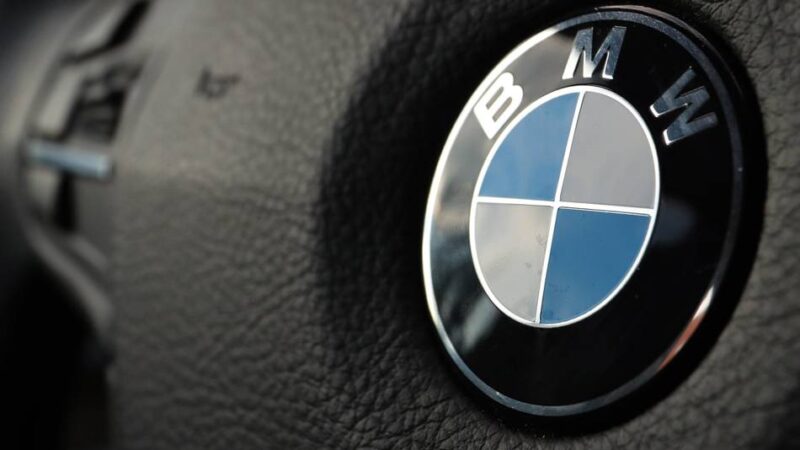 Polizei sucht Zeugen: Einbruch in Kranenburg – Täter stehlen BMW aus Garage