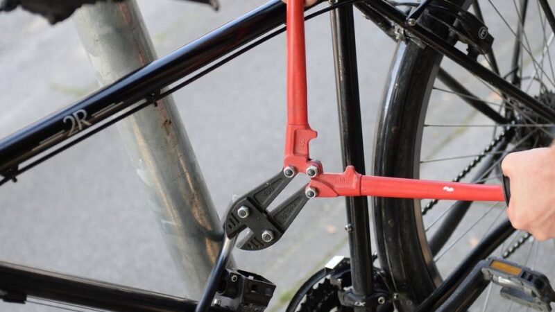 Diebstahl in Dinslaken: Fahrraddiebe radeln Richtung Innenstadt davon