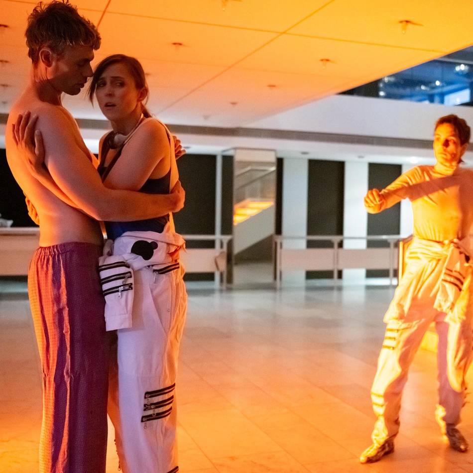 Experimentelles Drama mit mobilen Zuschauern in Mönchengladbach: Theater wird zur Raumstation