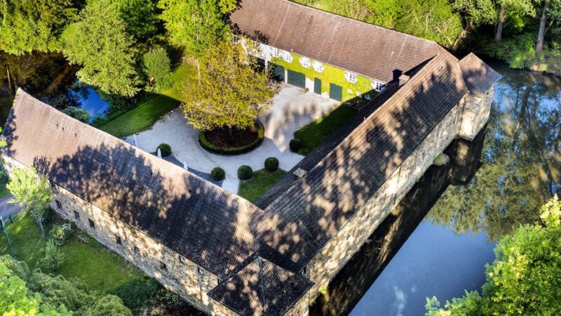 Um die Wasserburg Haus Graven: Walderlebnisse für alle Sinne in Langenfeld
