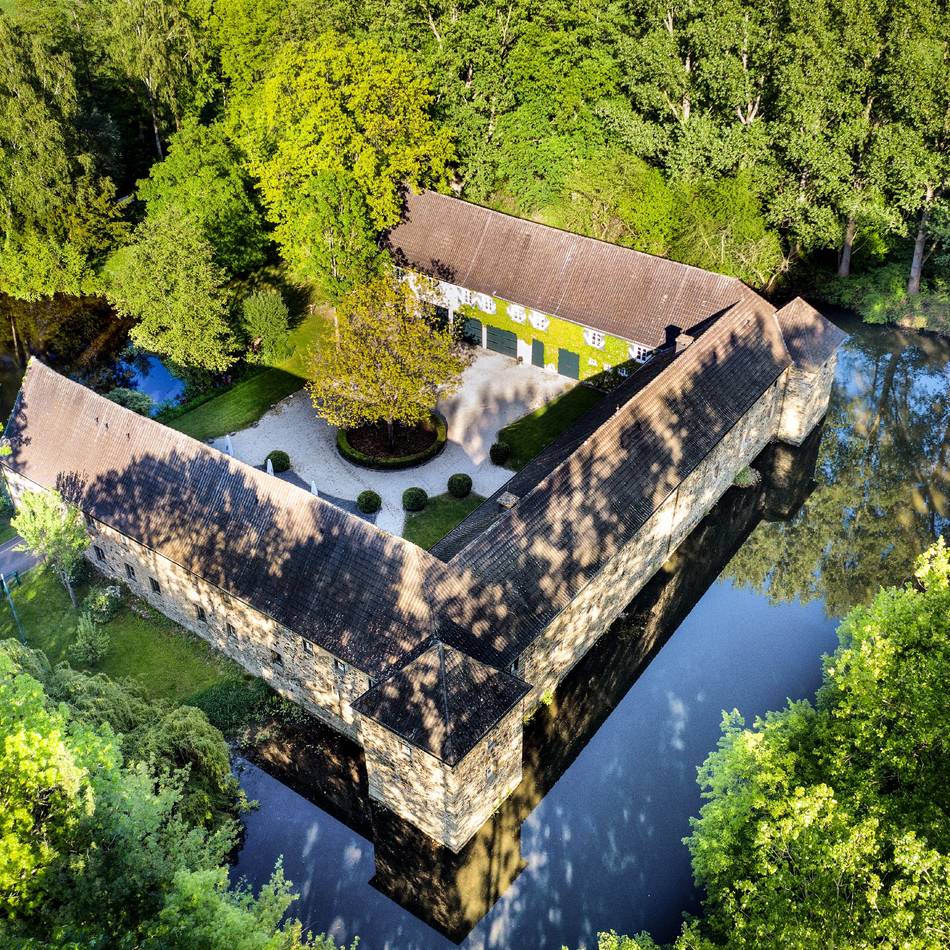 Um die Wasserburg Haus Graven: Walderlebnisse für alle Sinne in Langenfeld