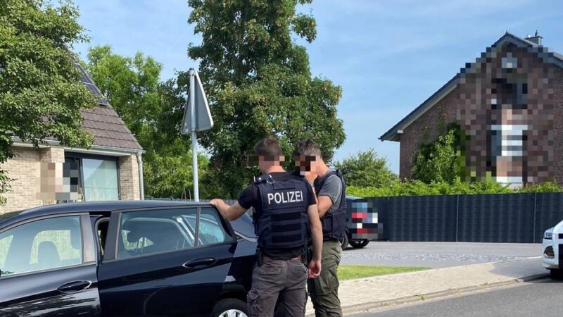 Großeinsatz der Polizei in Dormagen: Ermittler nehmen mutmaßlichen Drogenboss fest