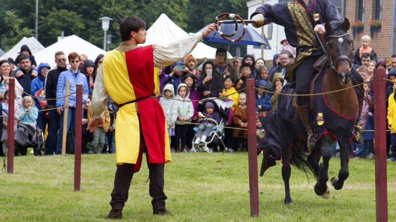 Reitershow auf Siegfriedspektakel in Xanten: „Wir wollen die Zuschauer verzaubern“