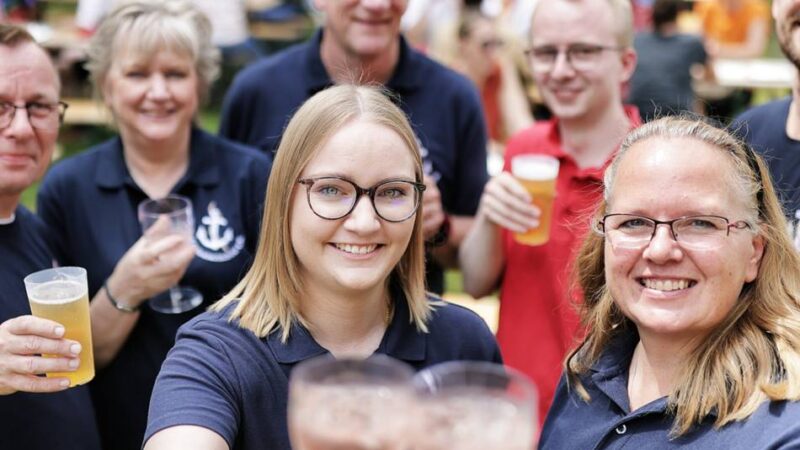 Das traditionelle Angerfest der Kniebachschiffer: Kniebachschiffer feiern Schlagerparty und Familienfest