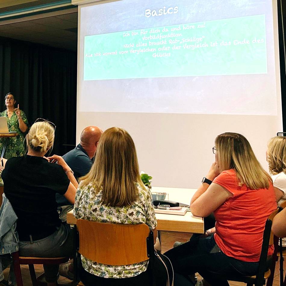 Kinder stärken in Nettetal: Erstes Elterncafé der Nettetaler Gesamtschule
