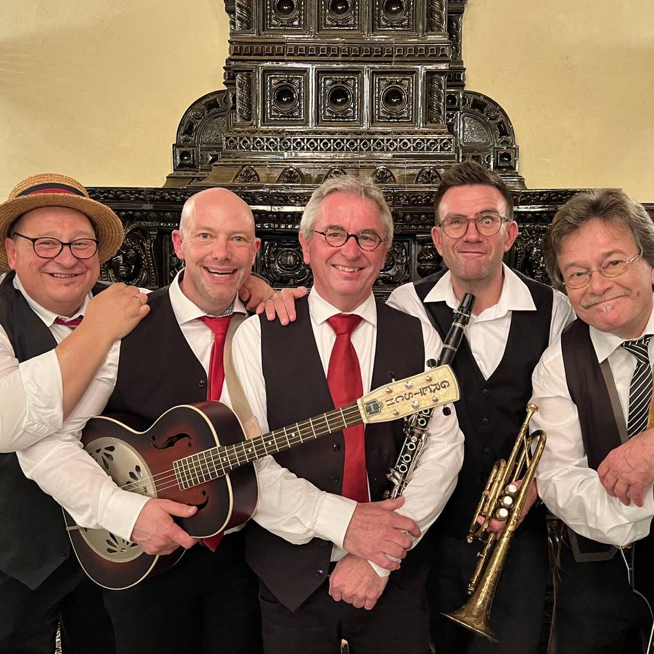 Veranstaltung vom Musik- und Literaturkreis Alpen: Jazzfrühshoppen im Lesegarten mit „Muckefuck“
