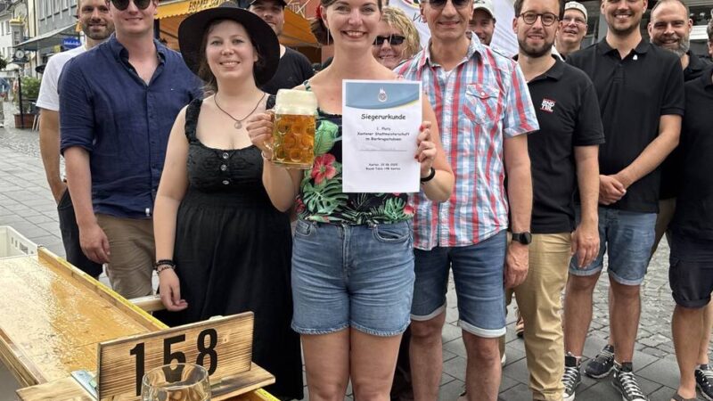 Wettbewerb für guten Zweck: Das ist Xantens erste Stadtmeisterin im Bierkrugschubsen