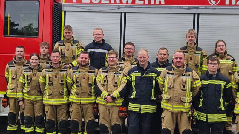 Freiwillige Feuerwehren Sonsbeck, Xanten und Alpen: Feuerwehr-Grundlehrgang erfolgreich abgeschlossen
