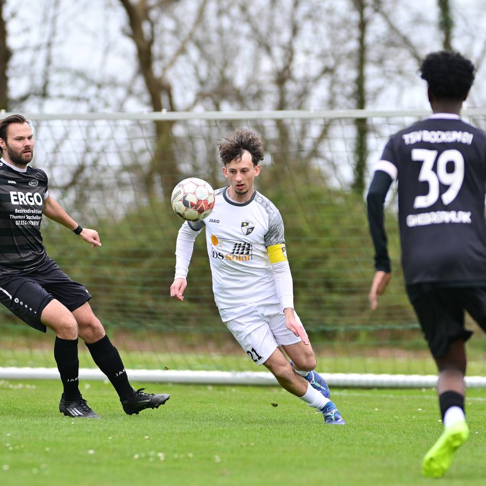 Nach Niederlage gegen Alemannia Pfalzdorf: Personalnachrichten machen beim TuS Xanten die Runde