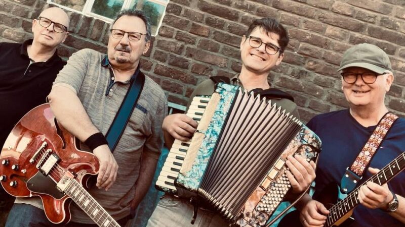 In Historischer Kulisse: Rockband Exsalté spielt Konzert im Klever Forstgarten