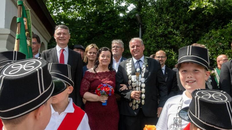 Schützenfest in Neuss: Erfolgreiche „Freitagspremiere“ in Schlicherum