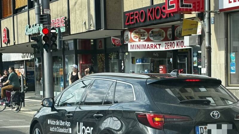 Taxi-Alternative: Stadt Krefeld erwägt Mindesttarife für Uber