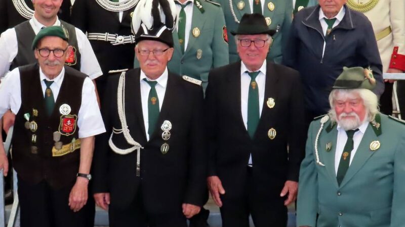 Schützenfest in Nettetal: Hinsbecker Königsanwärter schießen fast vier Stunden
