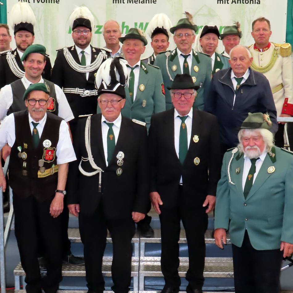 Schützenfest in Nettetal: Hinsbecker Königsanwärter schießen fast vier Stunden