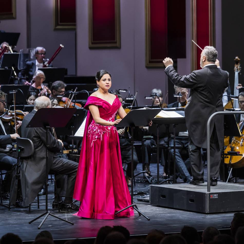 Oper Beatrice di Tenda in Duisburg: Wie Schöngesang über Gewalt triumphiert