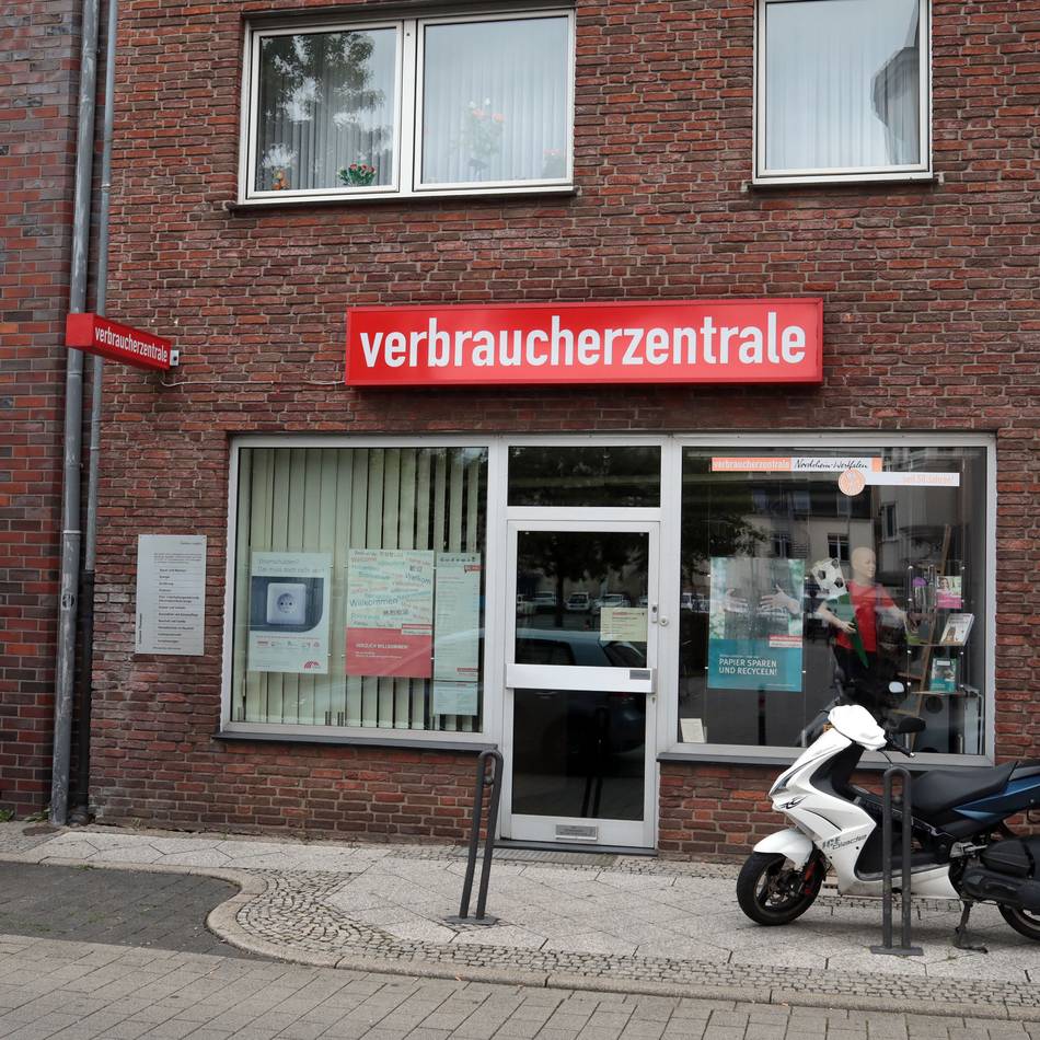 Jahresbericht der Verbraucherzentrale in Krefeld: Von Abo-Fallen bis Energie: Diese Themen trieben die Verbraucher 2024 um