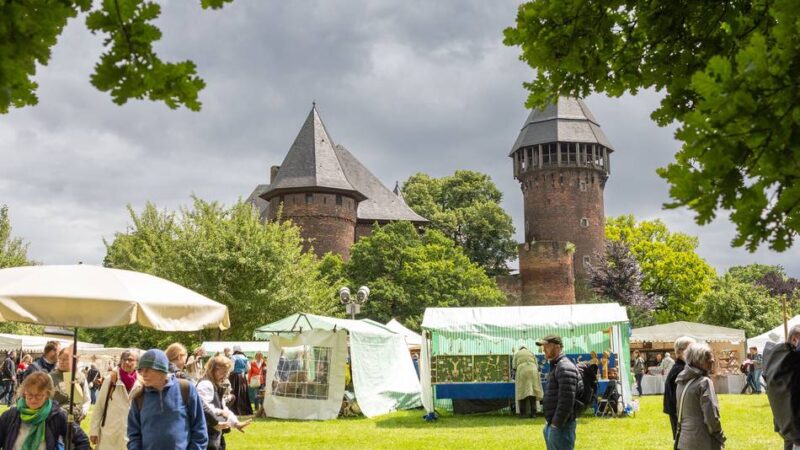 Rund um Burg Linn in Krefeld: Das ist die Bilanz des Flachsmarktes 2025
