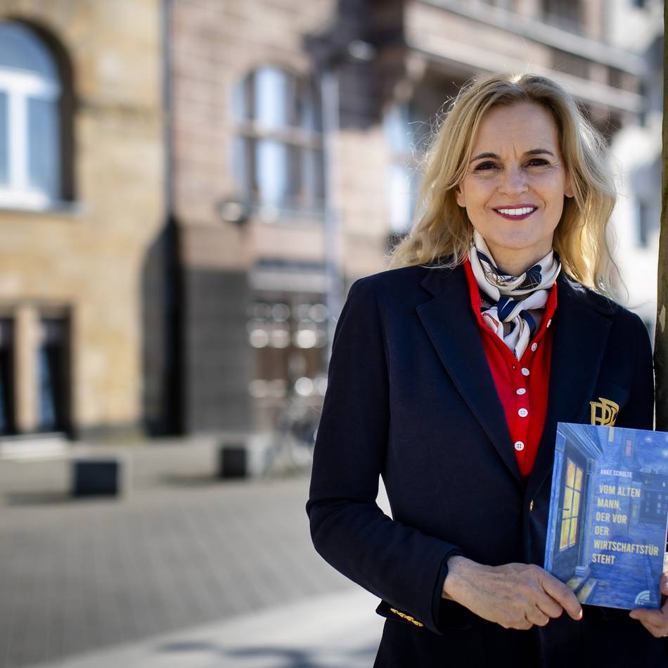 Zweites Werk von Anke Schulte: Düsseldorfer Autorin nutzt kölsches Lied für Roman