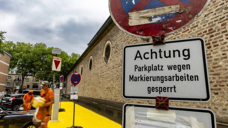 Nachbarschaftszone in Düsseldorf: Nach heftiger Kritik – Oberbürgermeister Keller stoppt Arbeiten am Paulusplatz