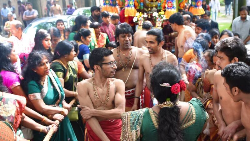 Hindu-Gemeinde Krefeld lädt ein: Festwoche der Tamilen mit buntem Straßenumzug