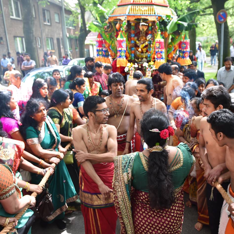 Hindu-Gemeinde Krefeld lädt ein: Festwoche der Tamilen mit buntem Straßenumzug