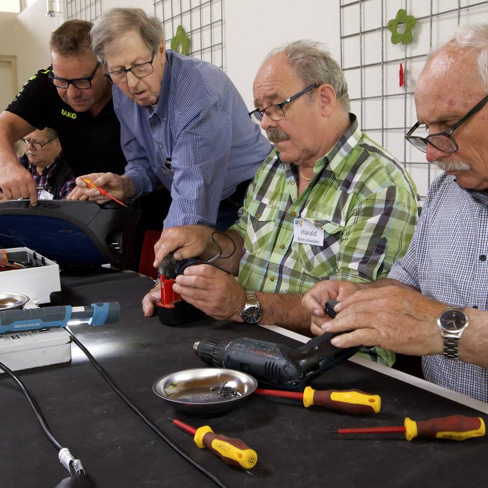 Experten helfen bei Reparatur: Nächstes Repair-Café am Freitag in Veen