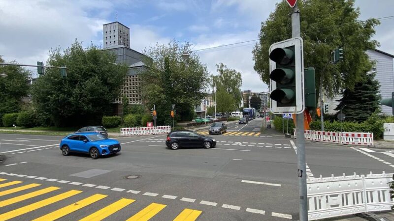 Provisorium auf der Düsseldorfer Straße: Fehlende Ampelanlage führt nicht zu mehr Unfällen